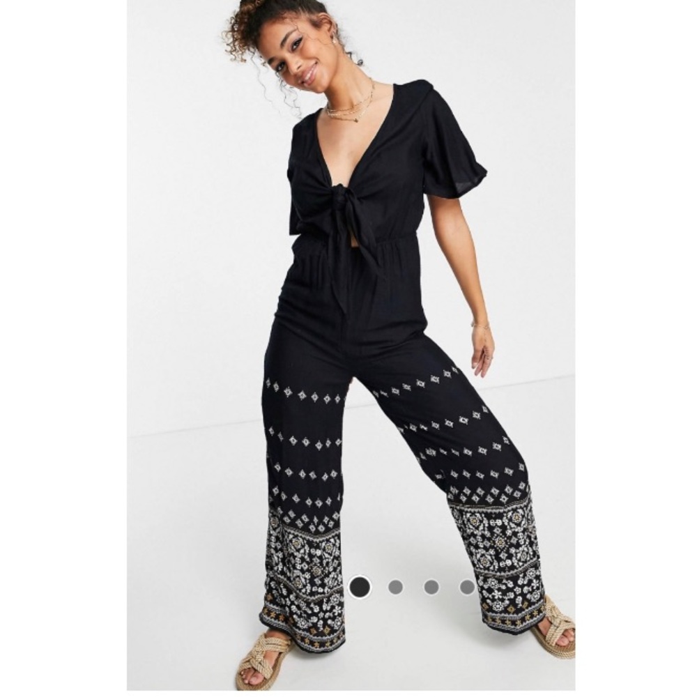 Jumpsuit by En Creme S: XL Plunge neck - tie front short sleeves Black & White